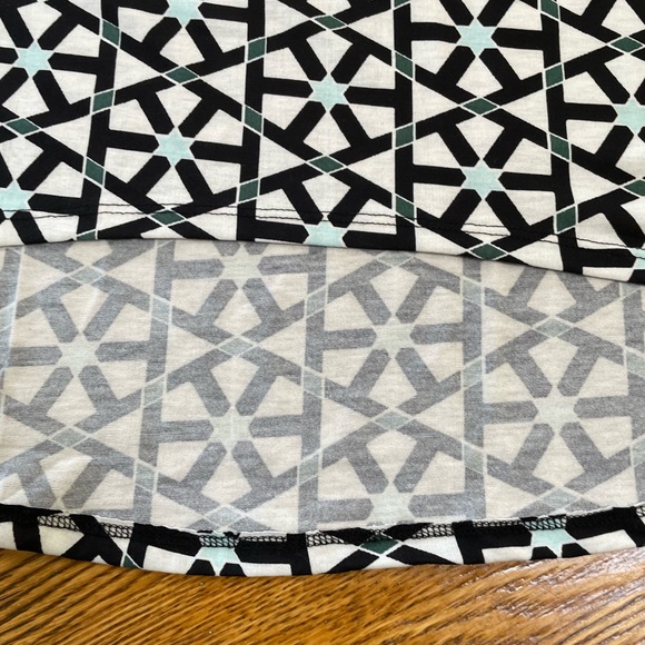 LulaRoe Irma style tunic.  Black white and teal.  Size Medium. - Picture 4 of 6